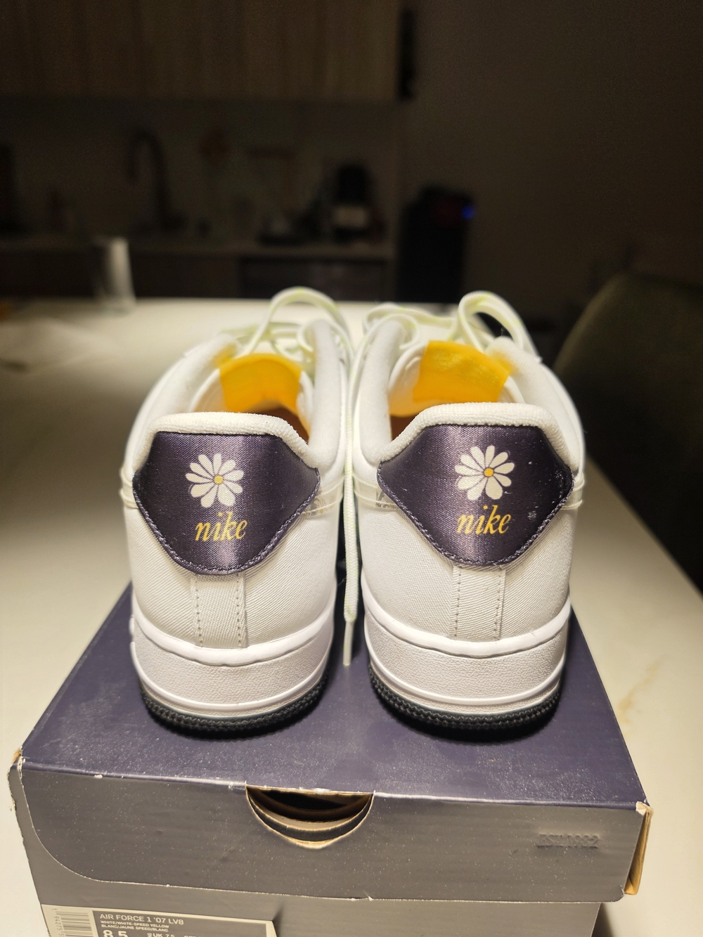 Nike Air Force 1 Low White with Yellow Tongue - Picture 3 of 10
